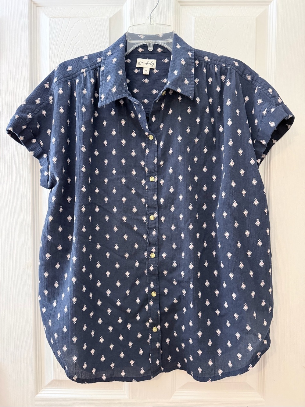 Wonderly buttoned blouse sz XL